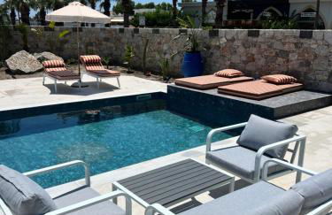 Cora May Central Villa with private pool 200m to the beach - Foto 36