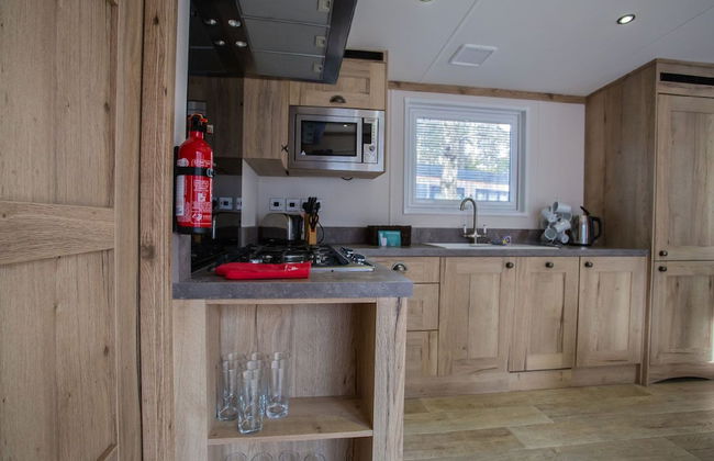 Sandy Balls Holiday Village - Photo 78