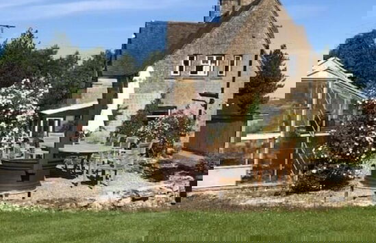 Beautiful 3 Bedroomed Cotswolds Farmhouse - Photo 37