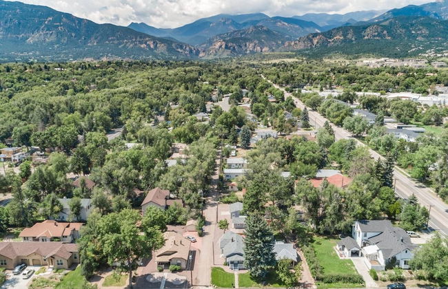 Couple's Mountain Getaway Close to Everything! - Foto 48