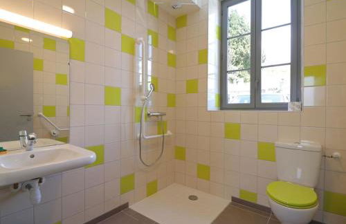 Gîte indépendant adapté PMR à Lonlay-l'Abbaye - FR-1-497-234 - Photo 17