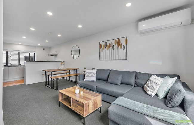 Balcony+Parking 3BR Gem Near Arena | Zodiak Stays - Foto 12