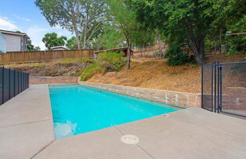 Modern Family Home w/Pool and Hot Tub - Foto 41