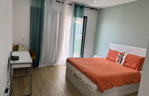 B - Elegent 2 Bedroom Modern Townhouse - Foto 39