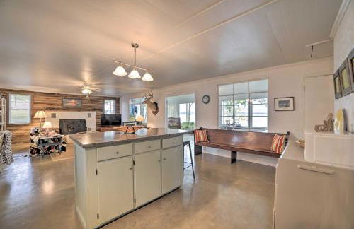 Kentucky Lake Cabin with Private Dock and Fire Pit - Foto 7