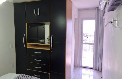 Apartamento Frente para o Mar - Varandão com Blindex - Vista para o Mar - 1 Suite e mais 2 Quartos-Ar Condicionado - 2 Vagas - BEIRA MAR - 70 metros da Praia ,TVS SMART GERAL -WI-FI -DISNEY PLUS- PORT 24 HORAS-KIT PRAIA-ROUPA DE CAMA 2 XCASAIS - Foto 44