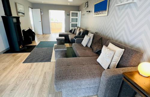 Fabulous Beach Front Holiday Location - Pass the Keys - Photo 13