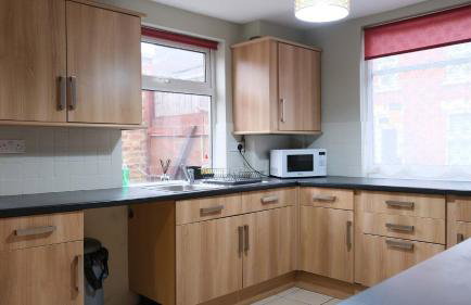 Lovely 5 Bedroom Home w Garden near Northampton - Photo 27