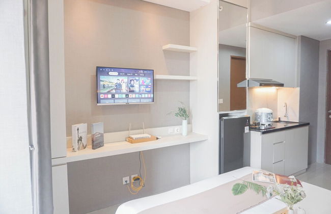 Comfortable Design Studio Room At Transpark Juanda Bekasi Timur Apartment - Foto 22