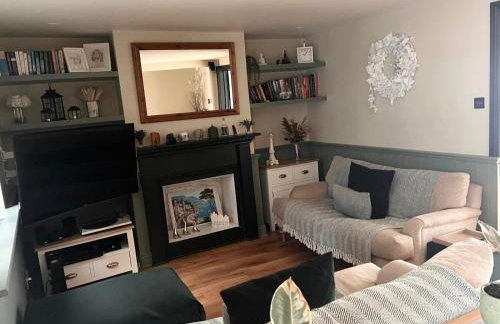 2 Bed Holiday Home with River Views - Photo 13