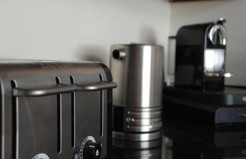 Wow I'm living on the beach. Luxury 4 bed sleeps 8 - Photo 2