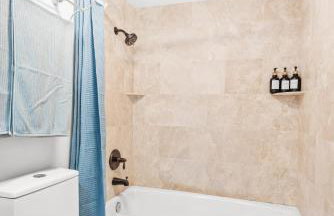 5bed 3bath Private gated community home 7miles to Downtown La close to Disney - Photo 31