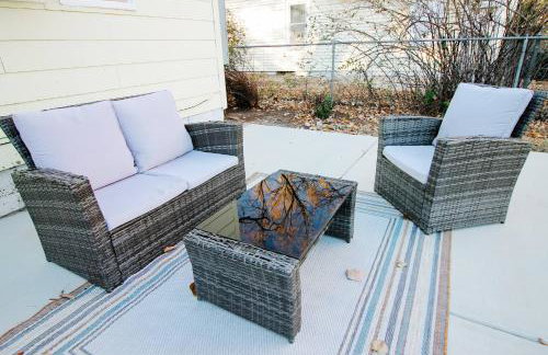 Central Location. Fenced Yard W Washer and Dryer - Foto 17