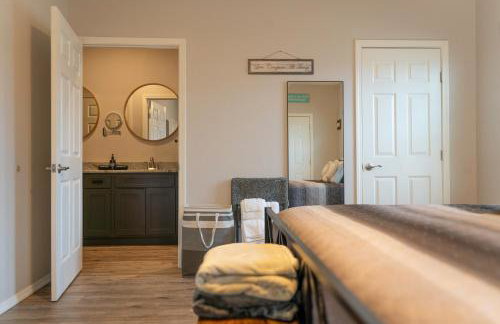 Game Barn, Cowboy Pool, 17ft Movie Screen - sleeps 10 - Foto 32