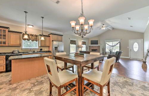 Gorgeous Home with Fireplace, Near St Louis Bay - Foto 1