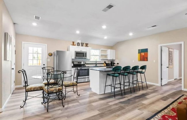 Modern Cabin in Pine Forest Near Austin - Foto 11