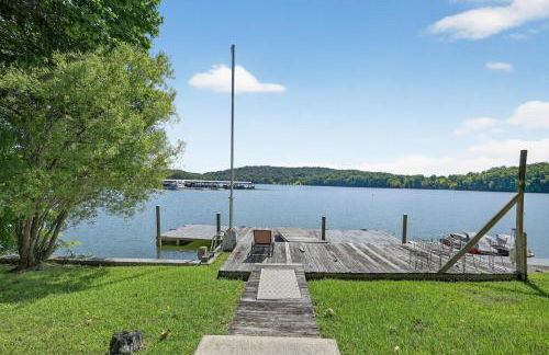 Lakefront Getaway with Private Dock & Scenic Views home - Foto 6