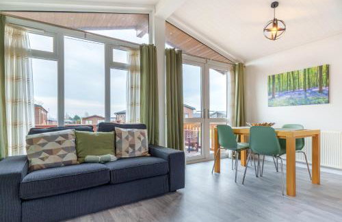 Dove Lodge - Peak District Cabin - Photo 11