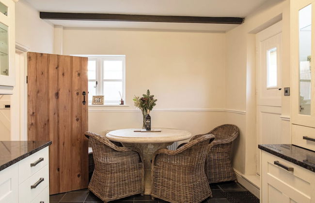 Charming 2 BD House in Tewkesbury Centre - Photo 24