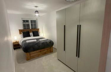 Luxury House, Great Location in Redditch - Contractors - Families - Groups - Relocators - Sleeps 9 - Foto 35