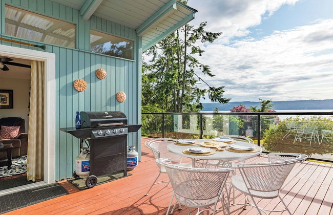 Wolf Beach Cottage by Avantstay Harbor Views - Photo 1