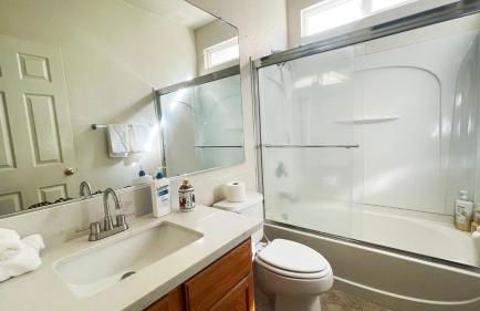 New - Spacious, Comfortable 5 Beds 3 Baths House - Foto 23