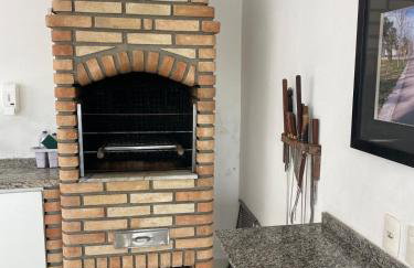 Casa com Piscina, Churrasqueira e Quartos amplos - Foto 22