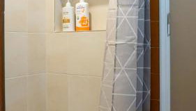 Lemon Garden Studio - Photo 4, Shower