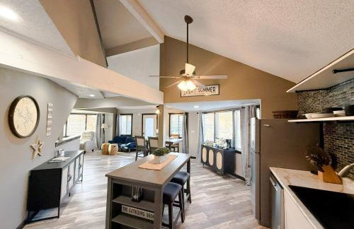 Lakefront Home-3BD25BADockGrillFirepitPool - Foto 69