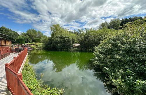 Kingfisher Cosy Lakeside Lodge - Foto 2