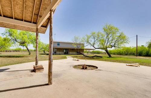 Pet-Friendly Cabin on 3 Acres: 7 Mi to Uvalde! - Foto 2
