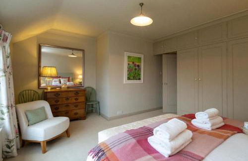 3 The Coastguards, Thorpeness - Only a stones throw from the Beach and very close to famous boating Meare, Country Club and Golf Club - Aldeburgh Coastal Cottages - Foto 20