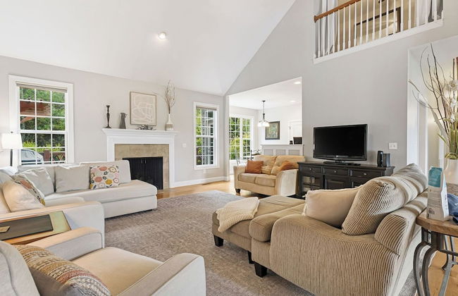 Fairview Vista by Avantstay 10 Mins to Asheville - Photo 2