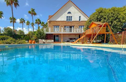 Alpine-Style Villa in Exclusive Sotogrande Alto - Foto 1