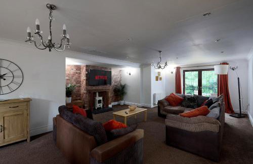 Spacious 7BR Home, Families & Contractors, Hot Tub - Foto 28