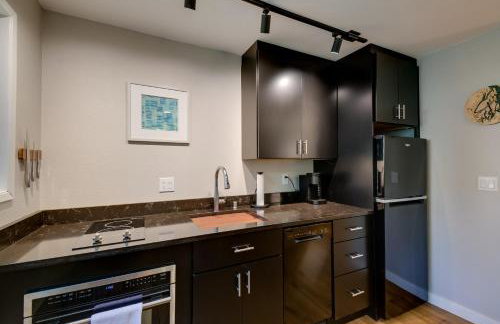 Walk to Beach and Village Bainbridge Island Gem! - Foto 15