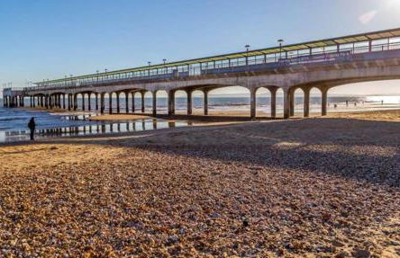 A Beautiful Apartment with Stunning Sea Views & Private Balcony - Photo 28