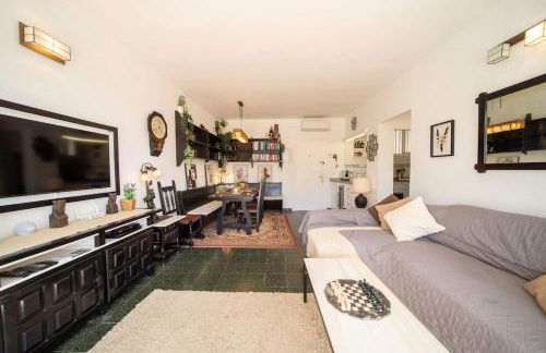 Sun-Drenched, Sea-View Apartment with Giant Patio! - Photo 80