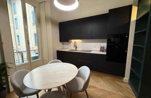 Elegante appartamento nel centro di Milano - Photo 10