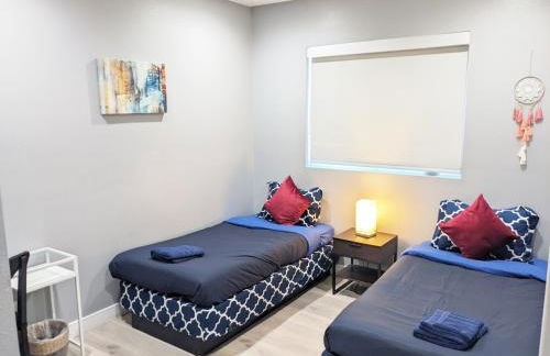 Lucky Charm 4 Bedroom Mid-City Apartment - Photo 37