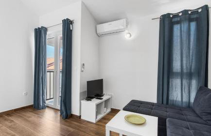 Apartment Anja with Balcony - Photo 4