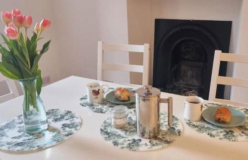 The Portpatrick Pad - A cosy 3 bed cottage, w. sea views & garden office - Foto 8