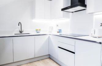 The Booker Retreat - Bright 1BR Top Floor Apt with Free Secure Underground Parking - Foto 11