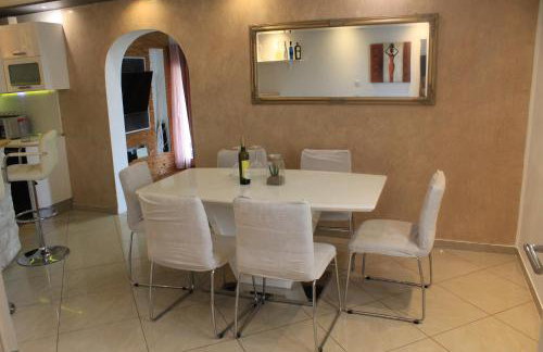 Apartments Mia with pool near Medulin - Photo 12