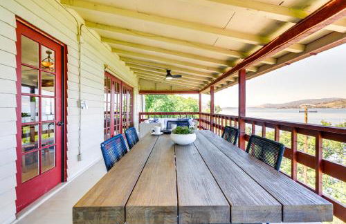Private Hot Tub with Water Views Lower Lake Getaway - Foto 23
