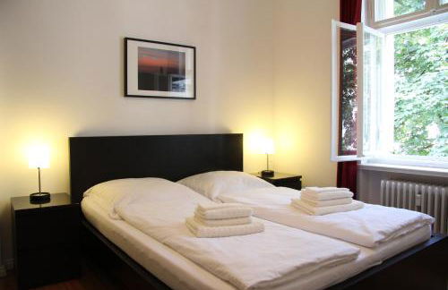 Nollendorf Apartments - 1 separate bedroom and 1 living room with sofa bed in Motzstraße - Foto 16