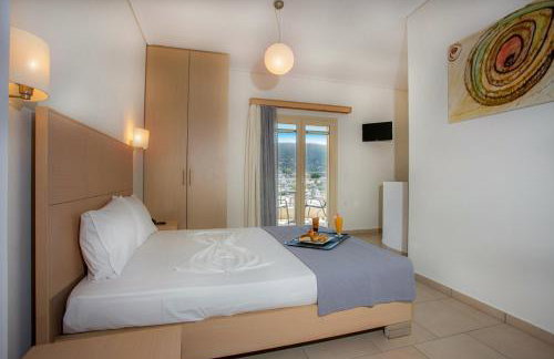 Thea Hotel - Studios & Suites - Photo 42