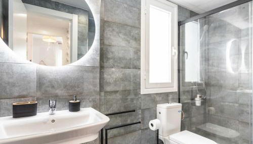 Stylish apartments with balcony & parking near the beach by REMS - Foto 4