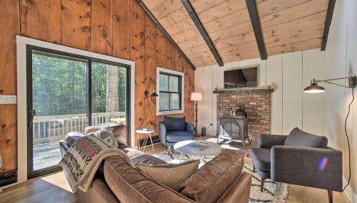 Sleek Cabin with Deck, 8 Miles to Mount Snow and Hikes - Foto 4