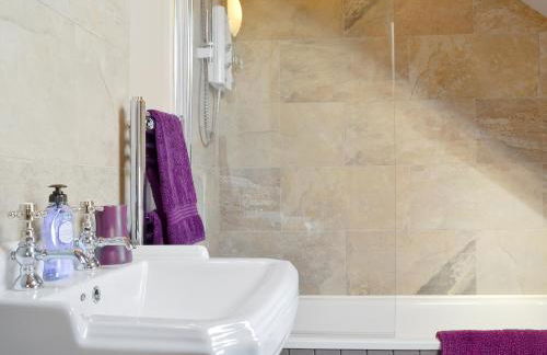 Ivy Bush Cottage - Photo 11